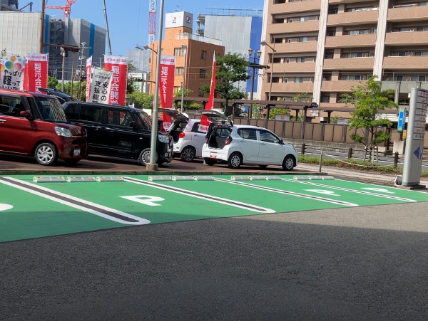 お客様駐車場